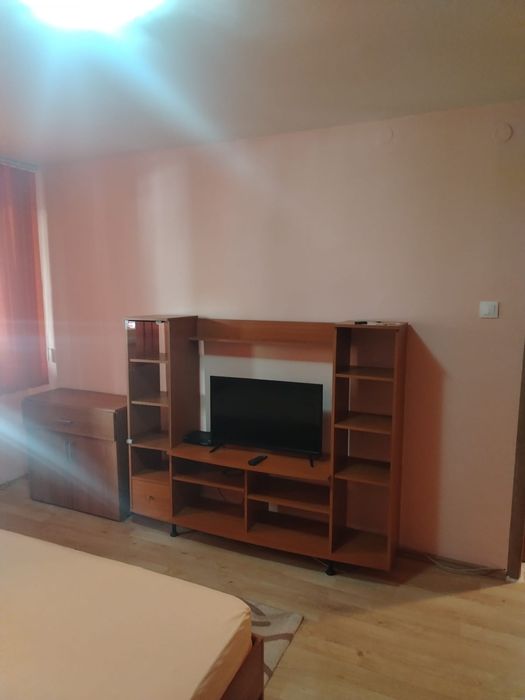 Proprietar inchiriez garsoniera,dr taberei , favorit