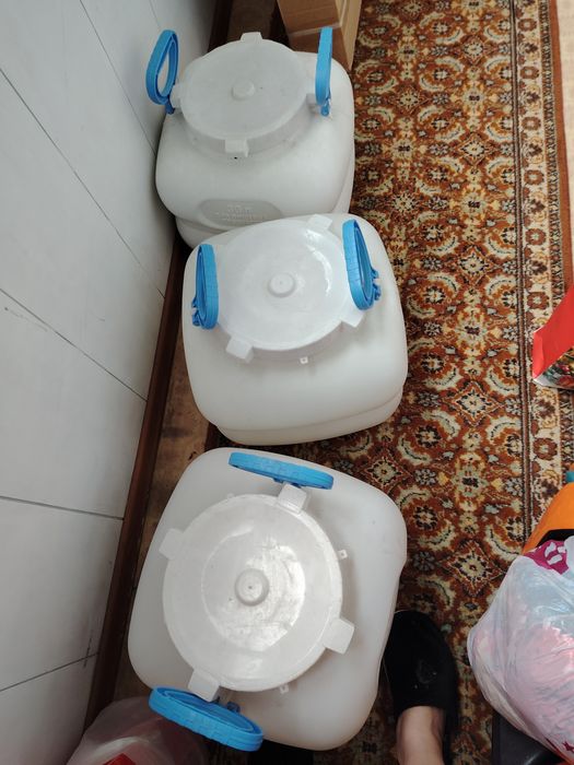 Продам недорого бочки для воды.
