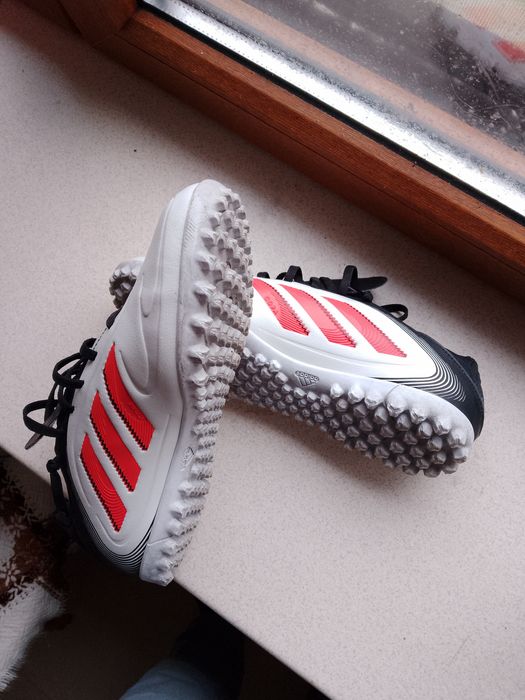 Футболни обувки Adidas