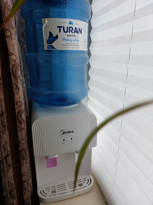 Продам кулер для воды в идеальном состоянии