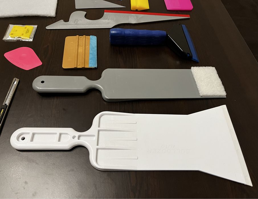 Професионални инструменти за фолиране(затъмняване) на автостъкла