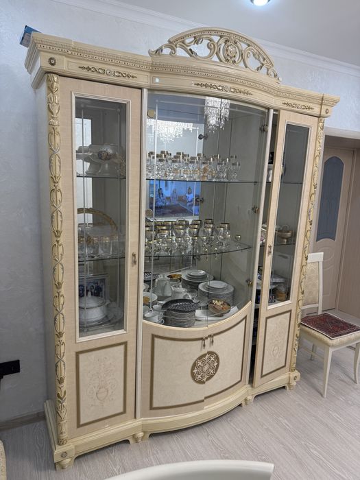 Шкаф для гостинной