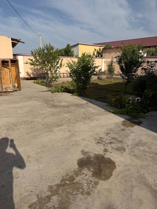 Varq 2 da 6 sotix 4 xona kotedj sotiladi