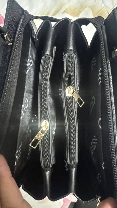 Geanta de dama Guess