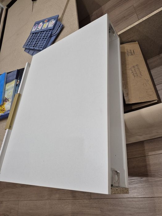 Продаю тумбочки подвесные