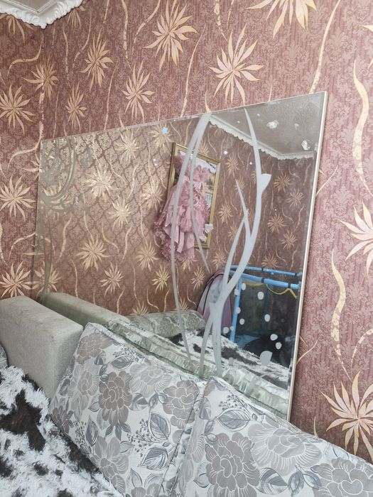 Продам зеркало большое,с узорами
