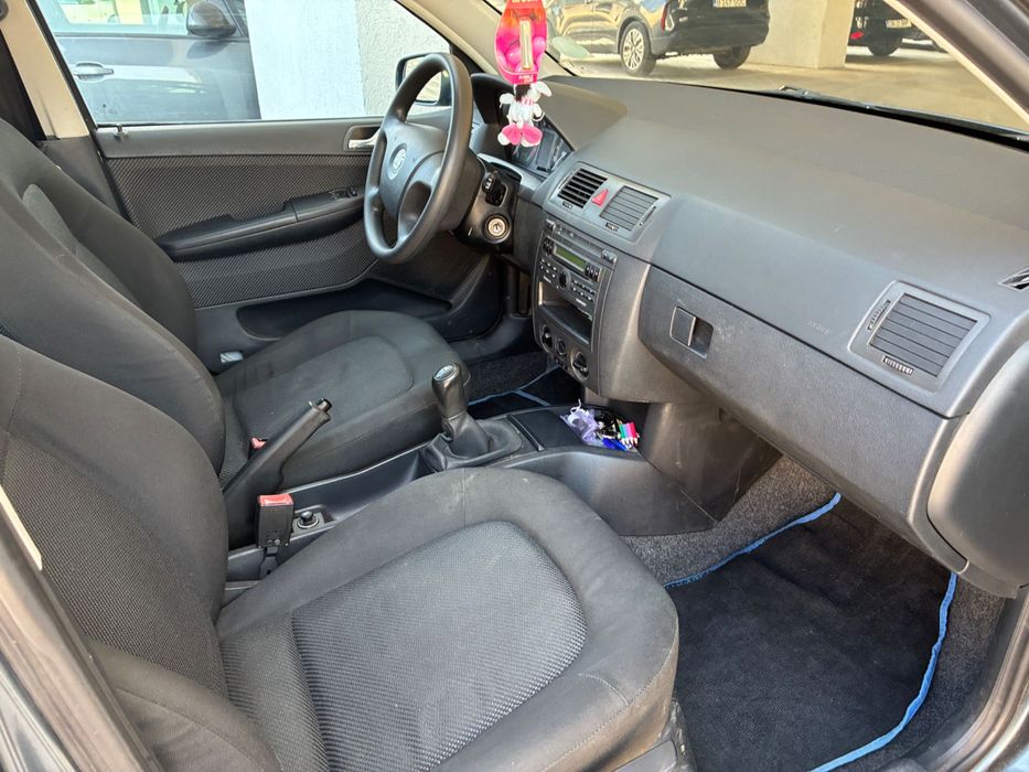 Vând Skoda Fabia 1.4