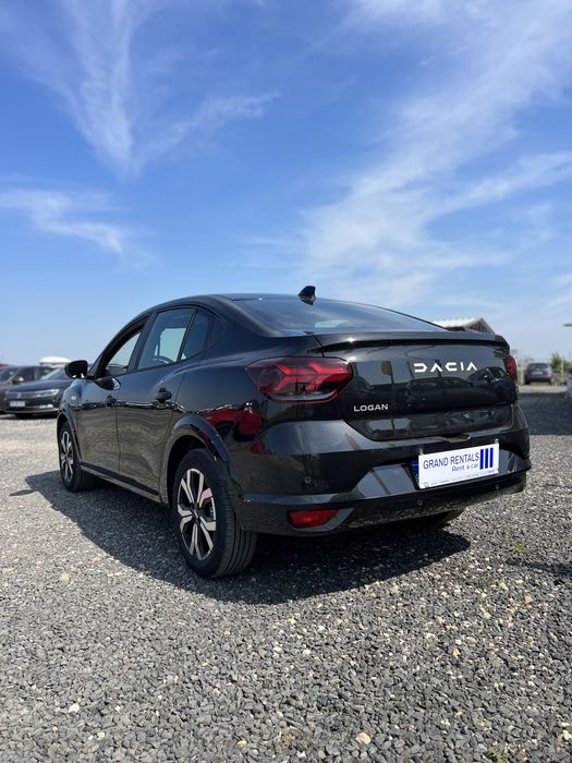 Inchiriez Dacia Logan 2023 automat
