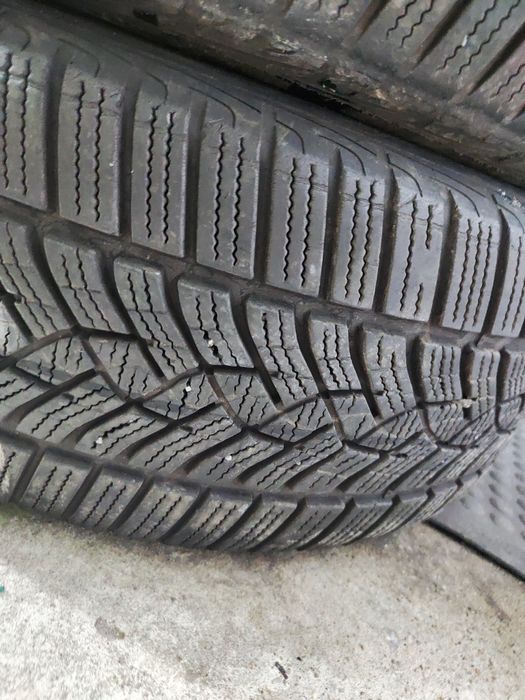 4 бр зимни 225/50/17 Goodyear Runflatt
