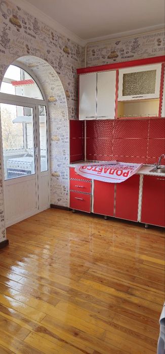 Tezda 3-xonali kvartira sotiladi