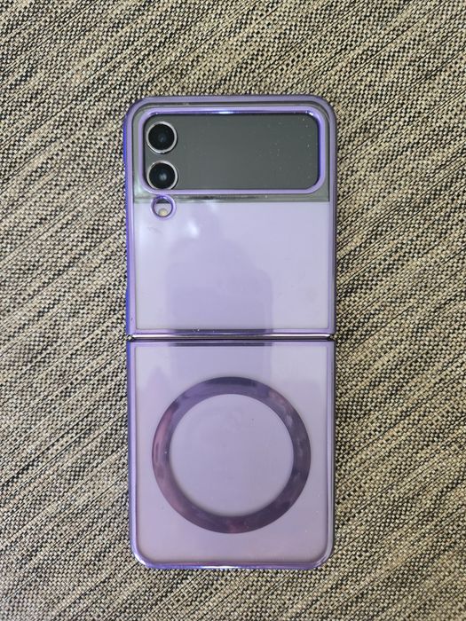 Samsung Zip Flip 4 purple