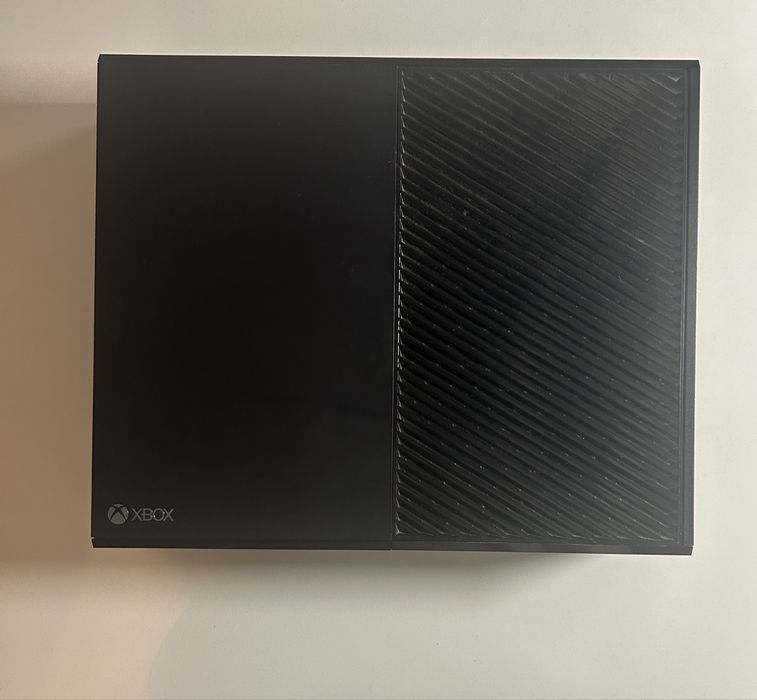 Xbox one + 2 cotrollere