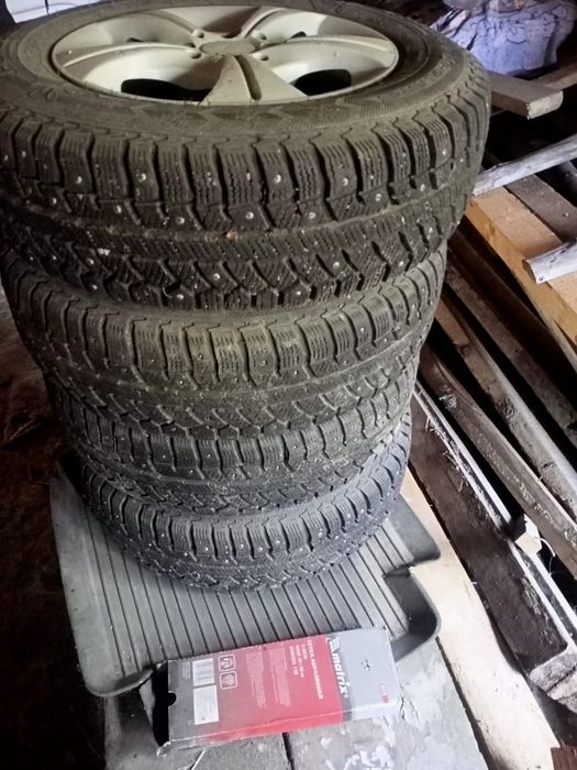 Продам Шины на литьё,4 штуки