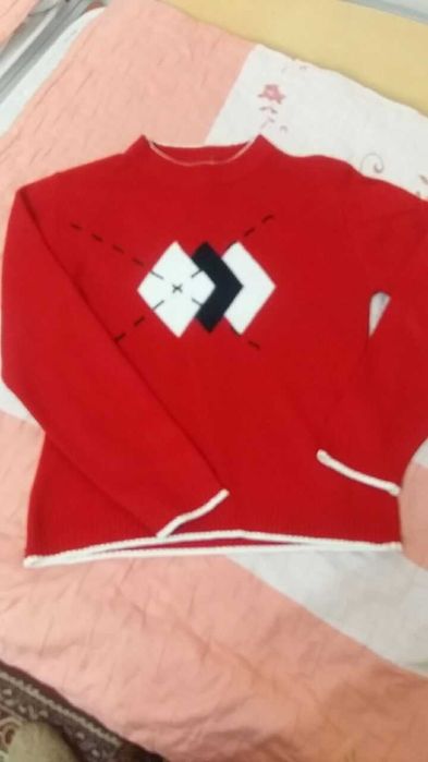 Кофточки,  брюки, юбки, шапки ремни