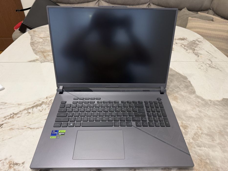 ASUS ROG Strix G18, i9-14900HX, 32GB Ram, RTX4080, 2TB SSD