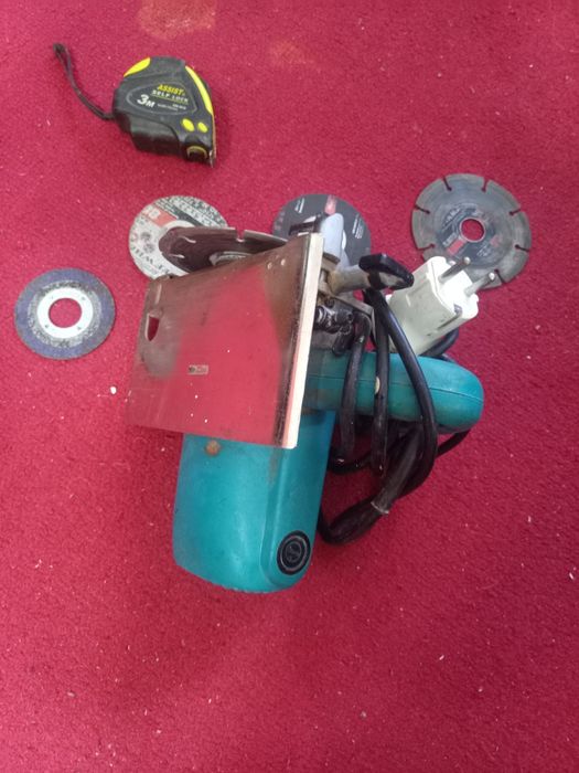 Продам электро кафелерезка ( с алмазным диском)