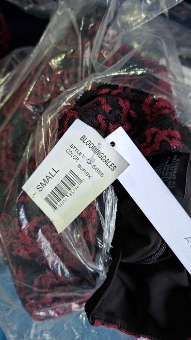 Ликвидация-AQUA дантелена рокля с халтер деколте и разкроена пола