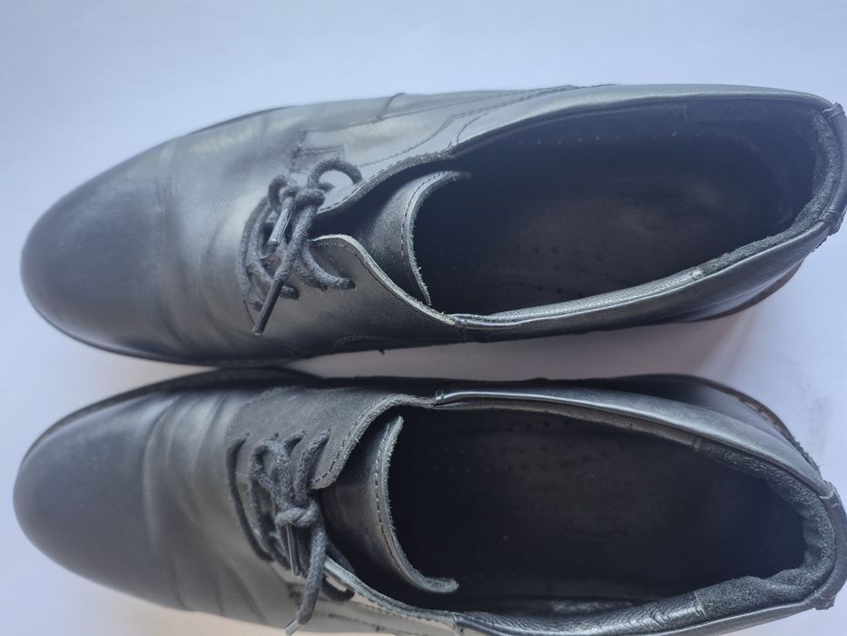 Продам туфли кожаные весна осень.