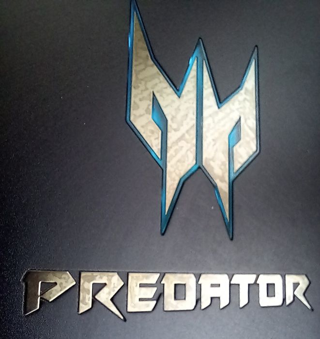 Acer Predator Helios 300 N18I2 + 4бр. подаръка