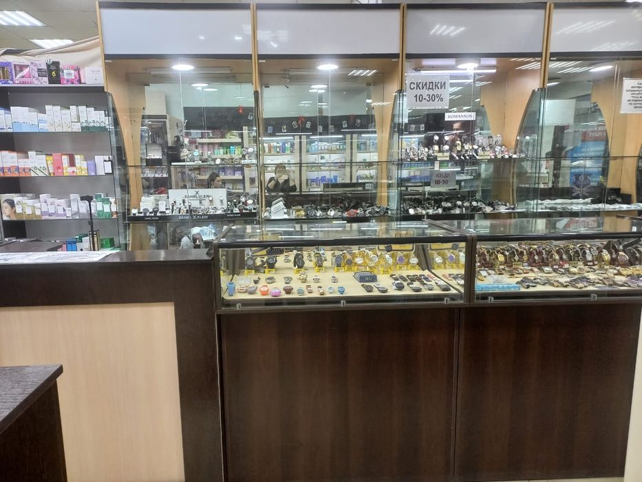 Продам витрины,срочно