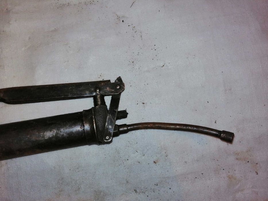 Pompa manuala pentru ulei