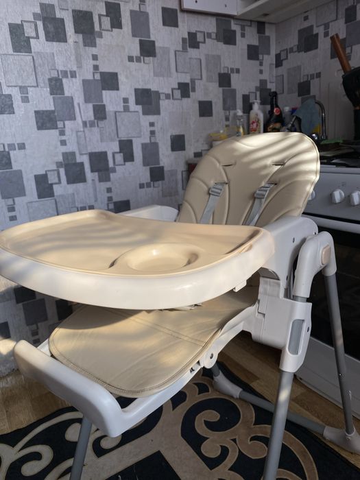 Детский стульчик для кормления