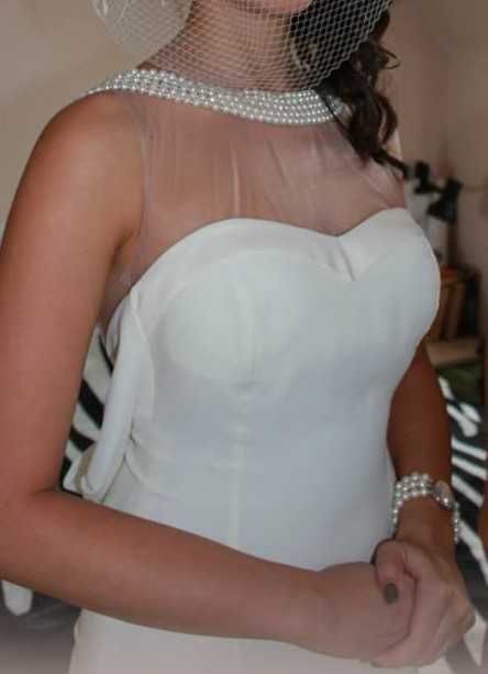 Сватбена рокля с естествени перли