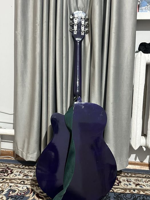 Продам гитару 40размер