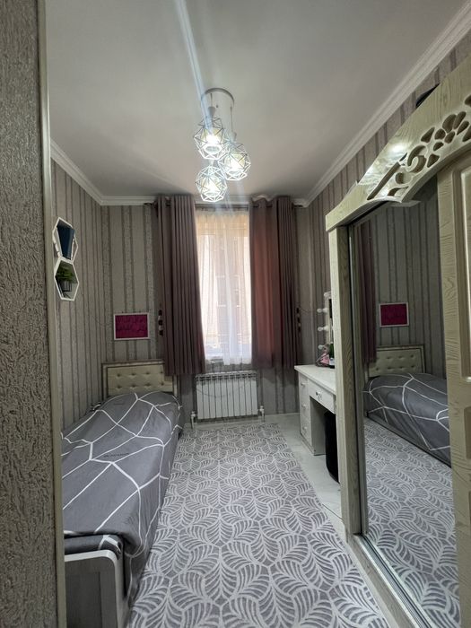 KOTTEJ sotiladi,3-xona,metroni yonida.