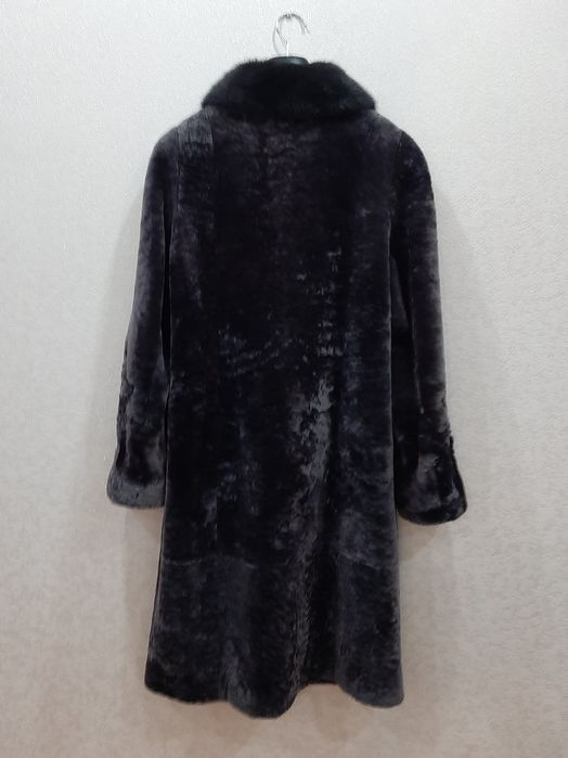 Продам шубу из мутона, 52 размер
