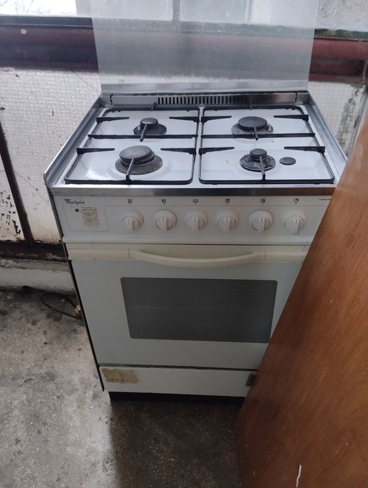 Vând aragaz electric