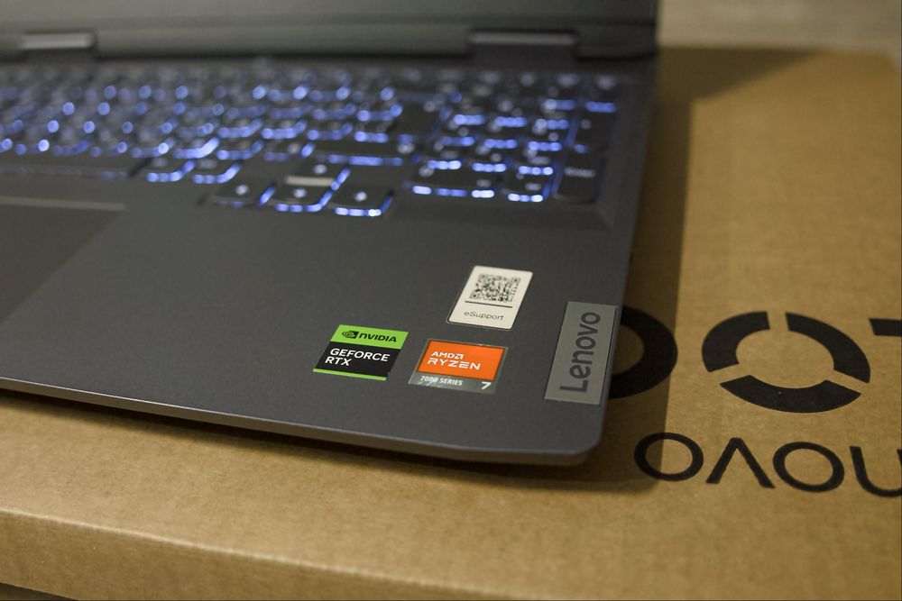 Геймърски лаптоп Lenovo LOQ