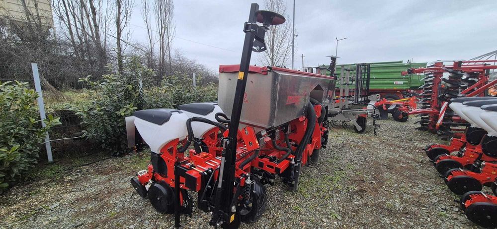 Semanatoare Prasitoare Sola Prosem K 6 Randuri cu Fertilizare