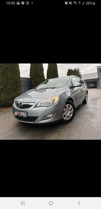 Opel astra j 2012..
