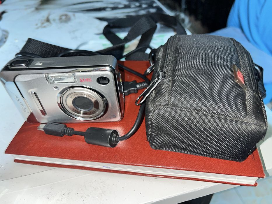 Fujifilm FinePix A500 (5.1MP) – cameră digitală impecabilă, pachet complet