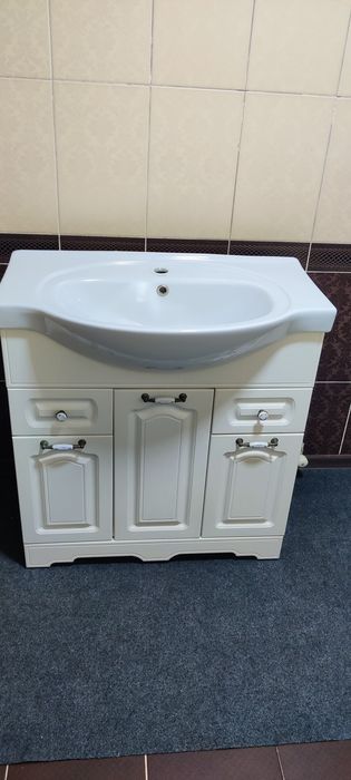 Раковина с тумбой