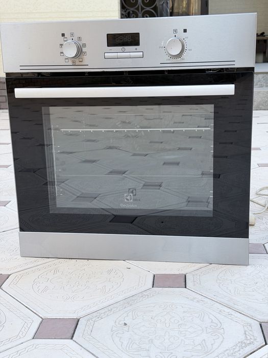 Духовка Electrolux