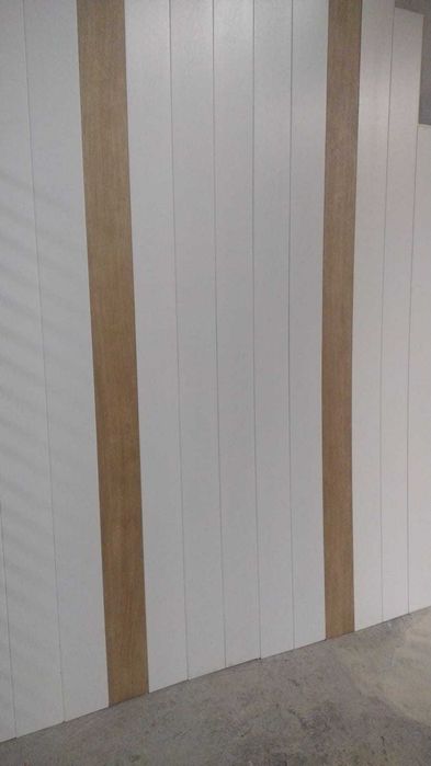 pereti lambriu brau panou decorativ riflaj in camera copil cu AAPanel