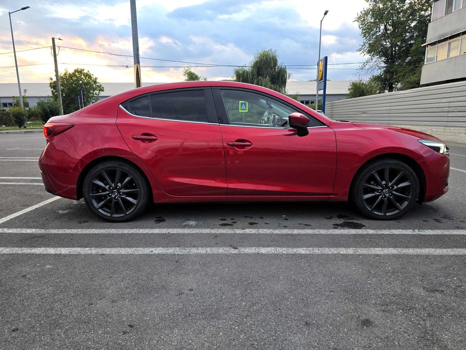 Vând Mazda 3 Sedan (Model Facelift), an fabricație 2017