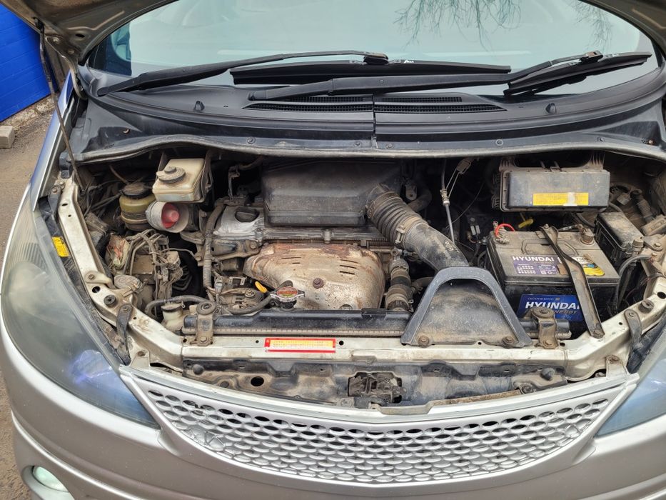 Продам Тойота эстима 2000 года.