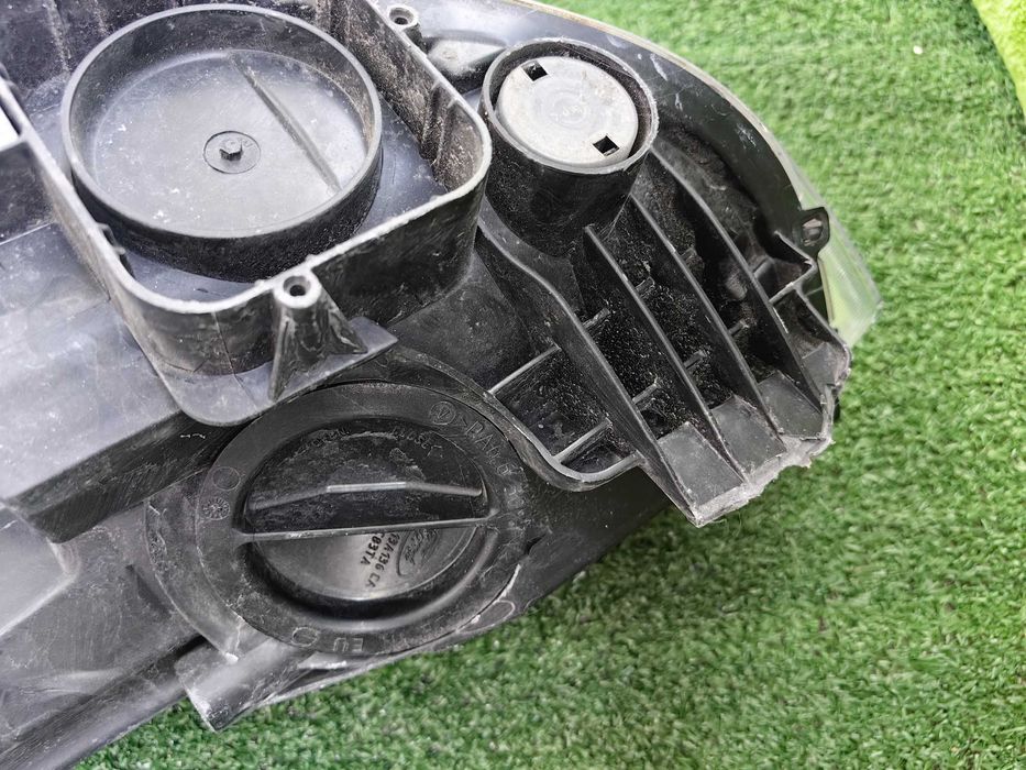 Фар за Ford C-Max / Форд Ц-Макс