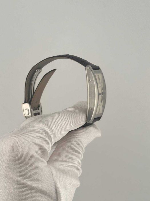 Часы  Cartier Tank