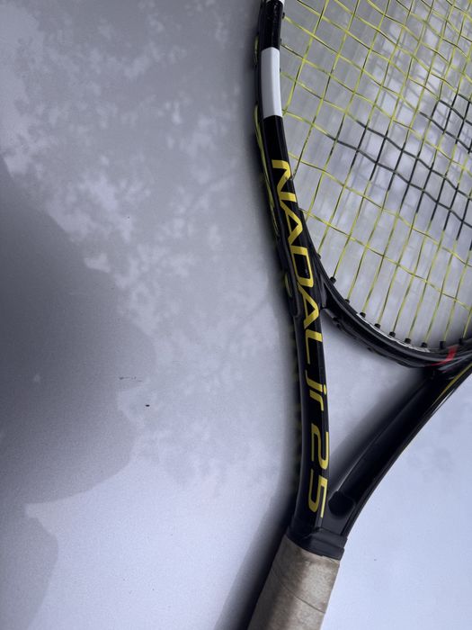 Ракети за тенис на корт
