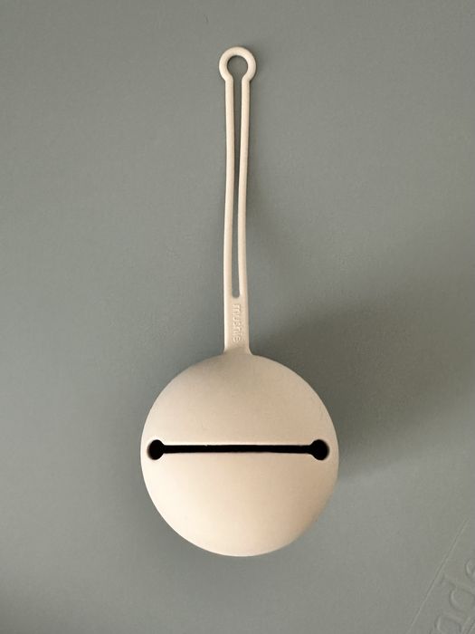 Кейс/контейнер за биберони Mushie