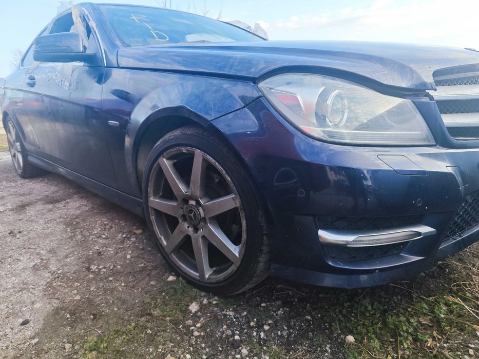 На Части Mercedes W204 Coupe C class 651 автомат 76000 на километраж