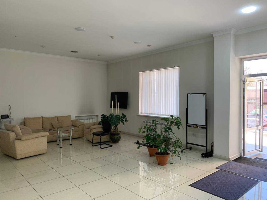 Сдается в аренду офис 1 линия Дружба Народов 220м2