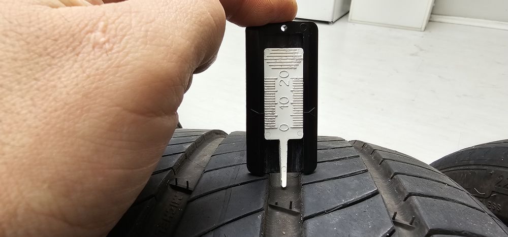 Летни гуми 225 40 18 мишелин дот 23г.