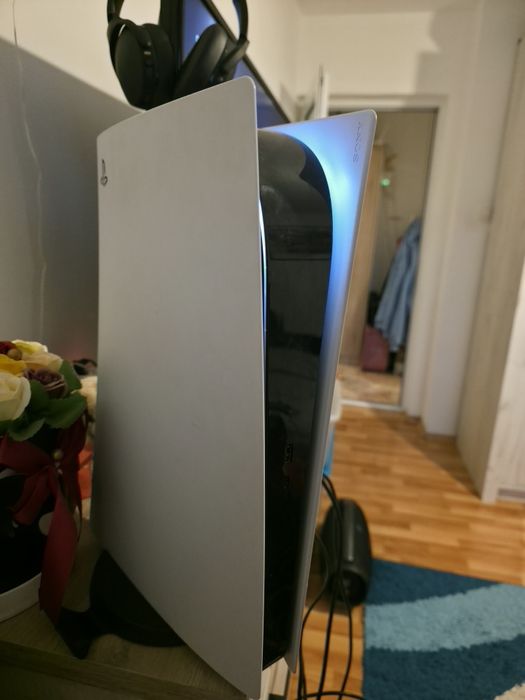 Sony PlayStation 5 (PS5) Digital Edition – 825GB – White