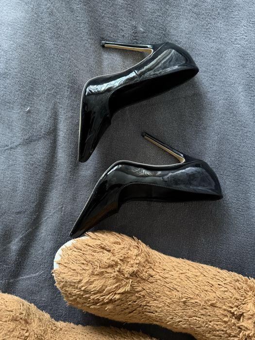 Черни токчета номер 39