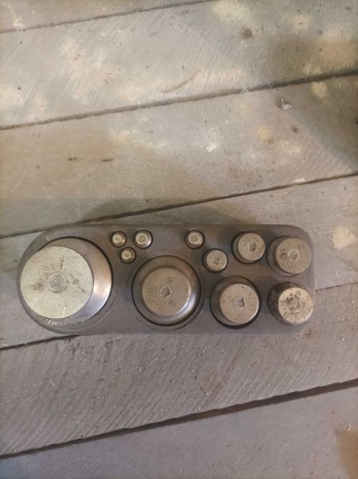 Тежести за пазарски кантар